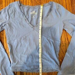 Woman Holister long sleeve T shirt size XXS light blue